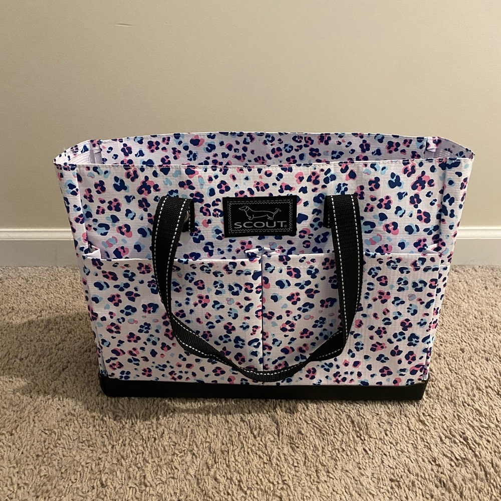 Scout uptown girl bag -moves like jaguar